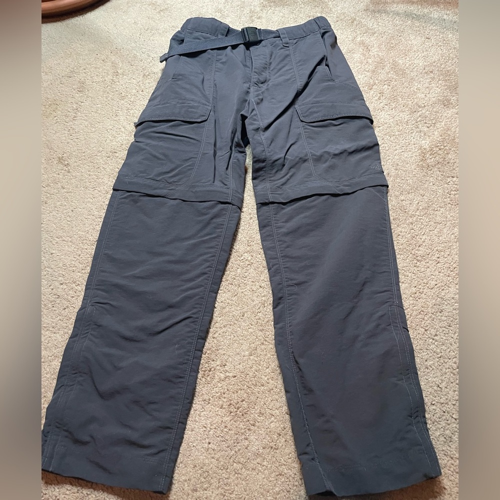 Men’s North Face convertible pants, size small, short.